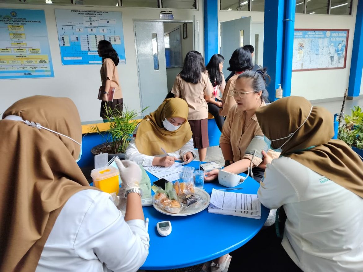 Deteksi Dini Demi Tenaga Pendidik dan Kependidikan Sehat, Puskesmas Melintang Sambangi SMA Santo Yosef Pangkalpinang