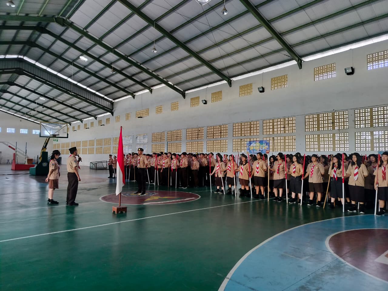 Eratkan Simpul Persaudaraan: Keceriaan Games dan Ketangkasan Warnai Latihan Pandu Kepramukaan SMA Santo Yosef Pangkalpinang di Awal Tahun 2026