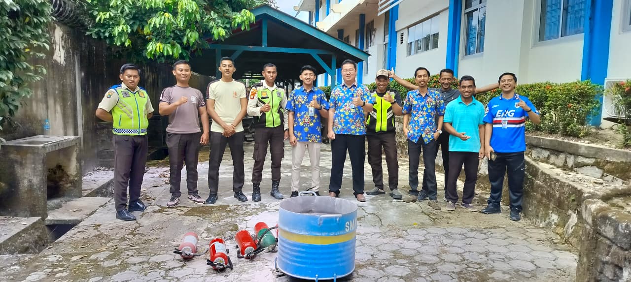 Langkah Sigap Antisipasi Kebakaran:  SMA Santo Yosef Pangkalpinang Bekali Guru, Staff, dan Pramusaji, Kemampuan Penggunaan APAR