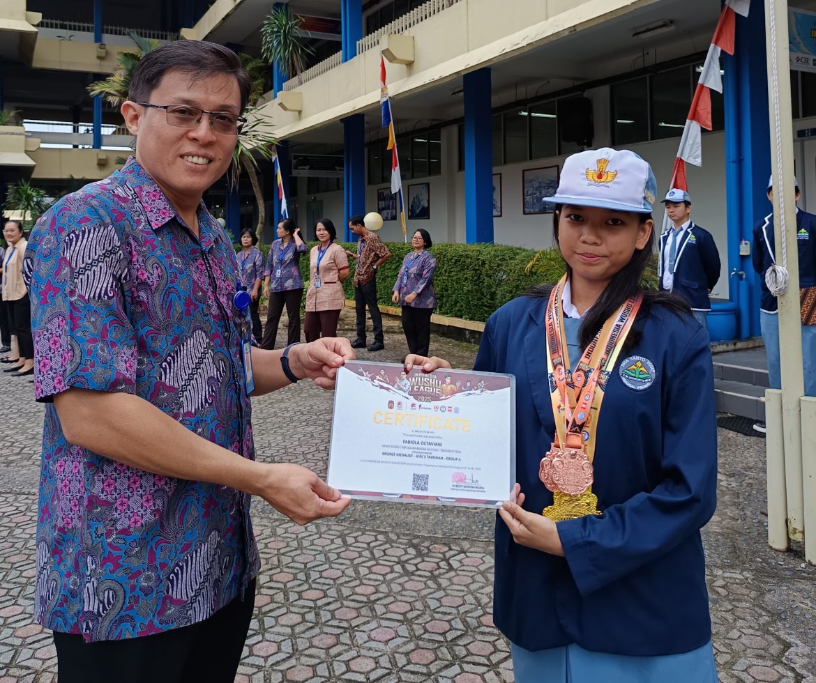 Kerja Keras Berbuah Manis, Fabiola Persembahkan Emas untuk SMA Santo Yosef Pangkalpinang